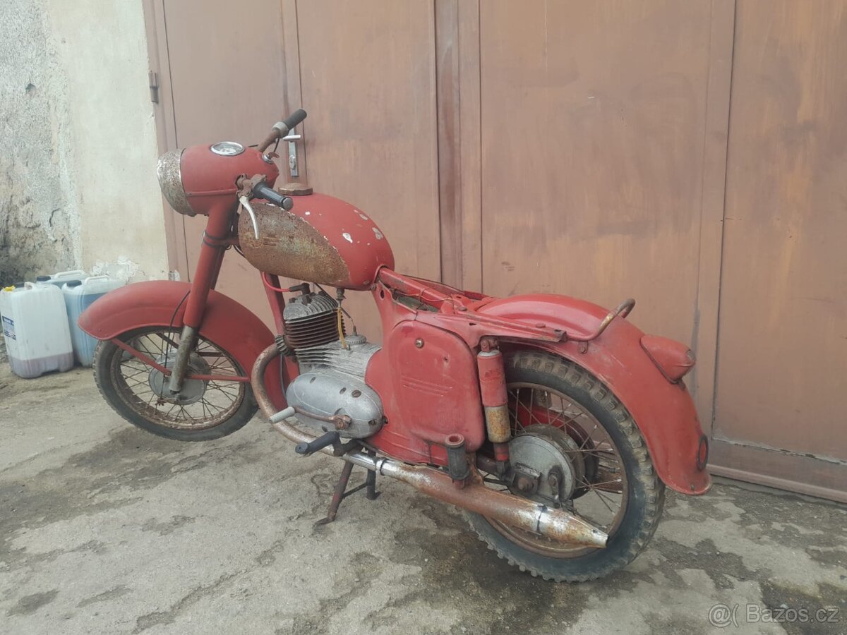 Jawa kývačka 125 - 10