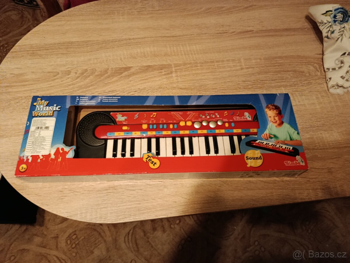 skákací míč+mašinky s koleji , piano - 10