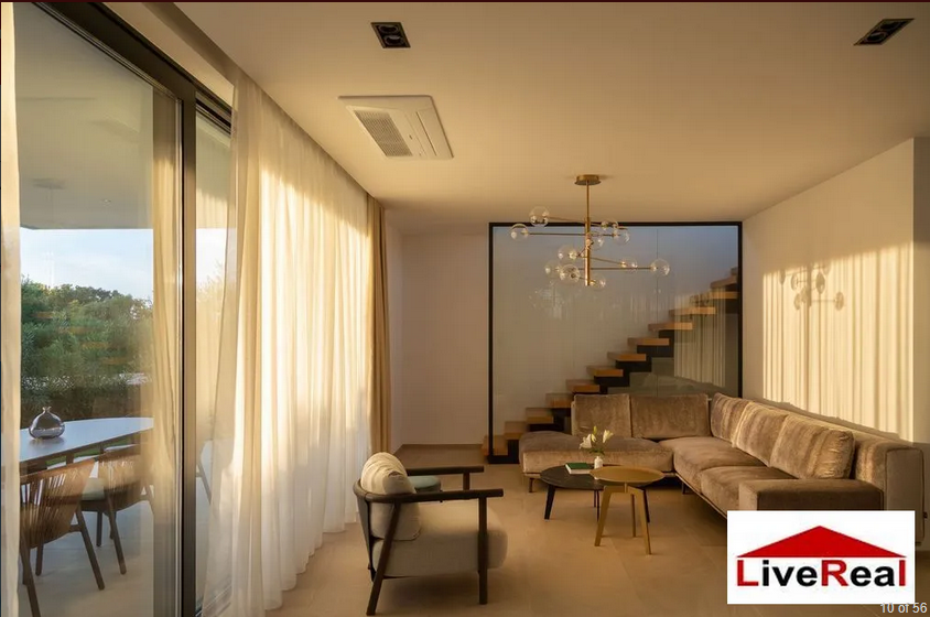 5izb LUXUSNÁ VILA, SUKOŠAN, 15m od mora, bazén, suterén, par - 10