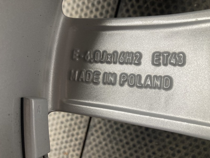 Alu kola AUDI Q2 - KAROQ - VW T-ROC zimní MICHELIN 205/60R16 - 10