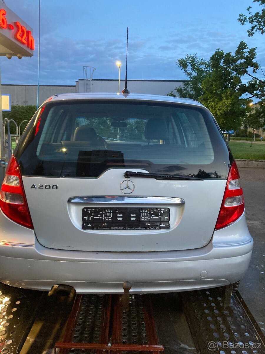 MERCEDES BENZ A 200 - 10