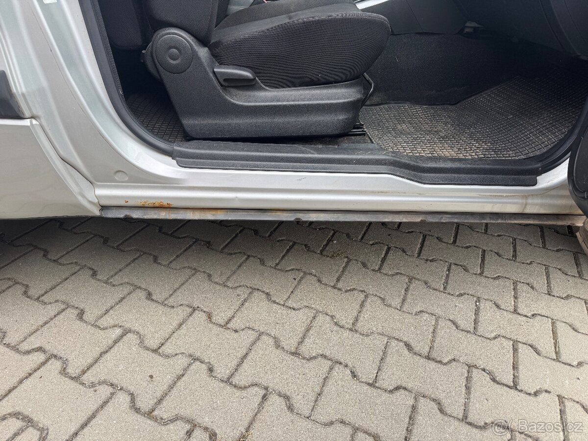 Prodám Suzuki Grand Vitara 1,9 nafta provoz 2010 - 10