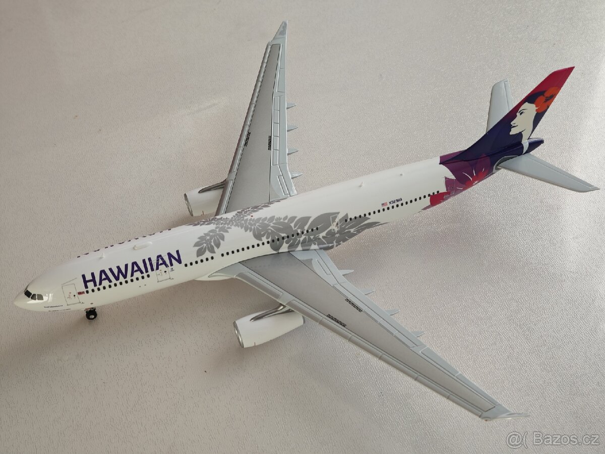 Airbus 380 Qantas, Aibus 330 Hawaiian, Herpa 1:200 - 10