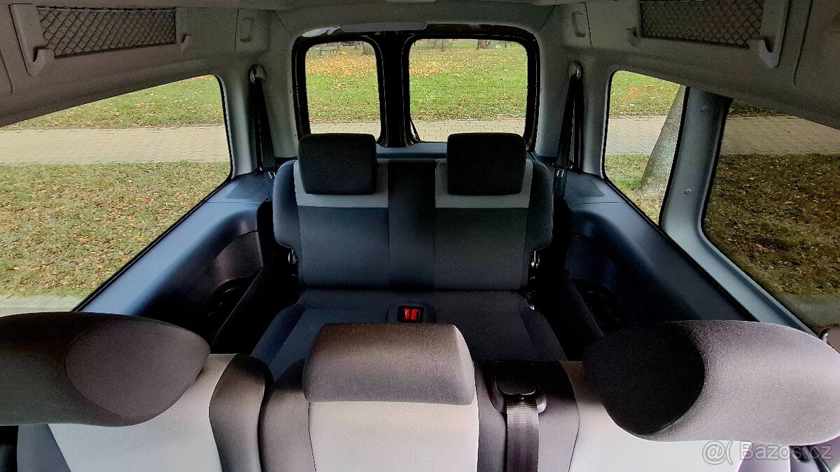 VW Caddy Maxi - 10
