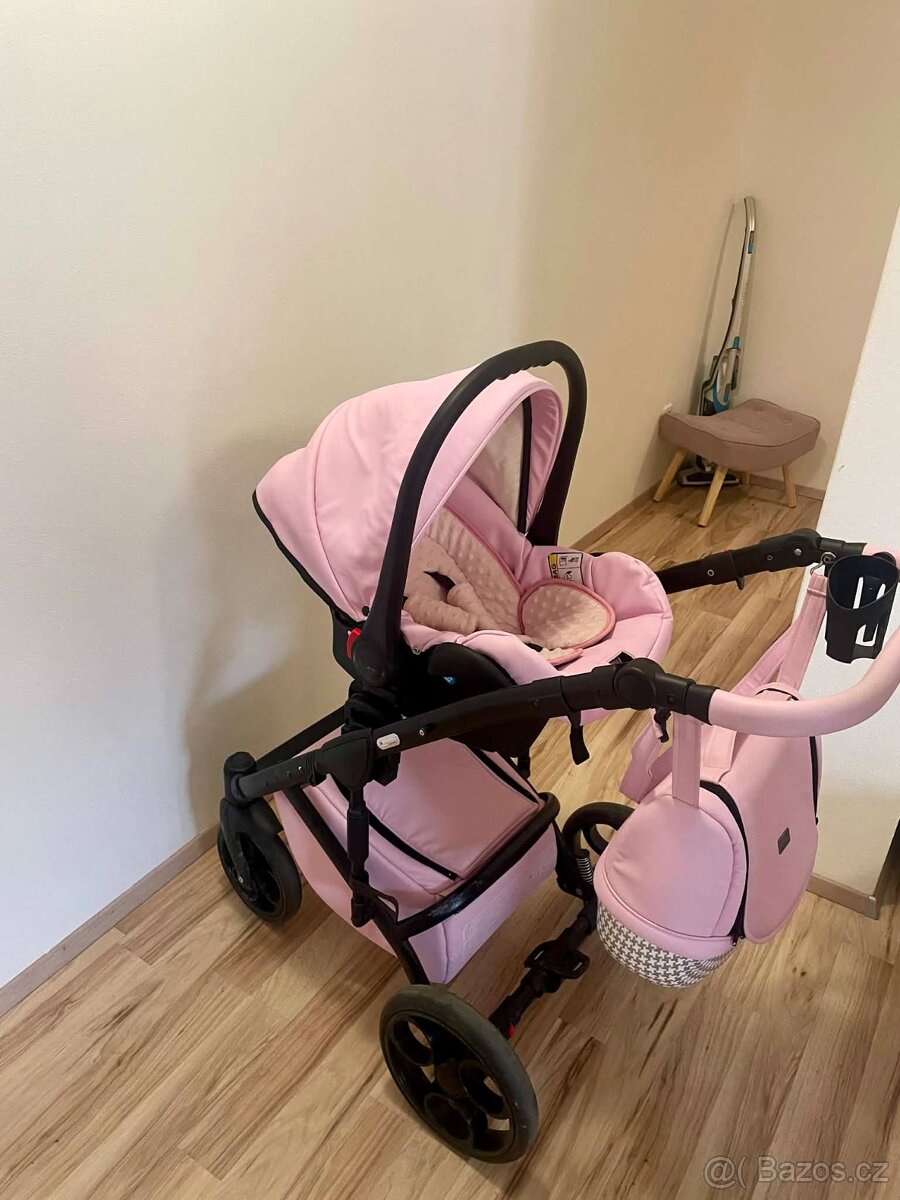 Růžový kočárek trojkombinace - 10