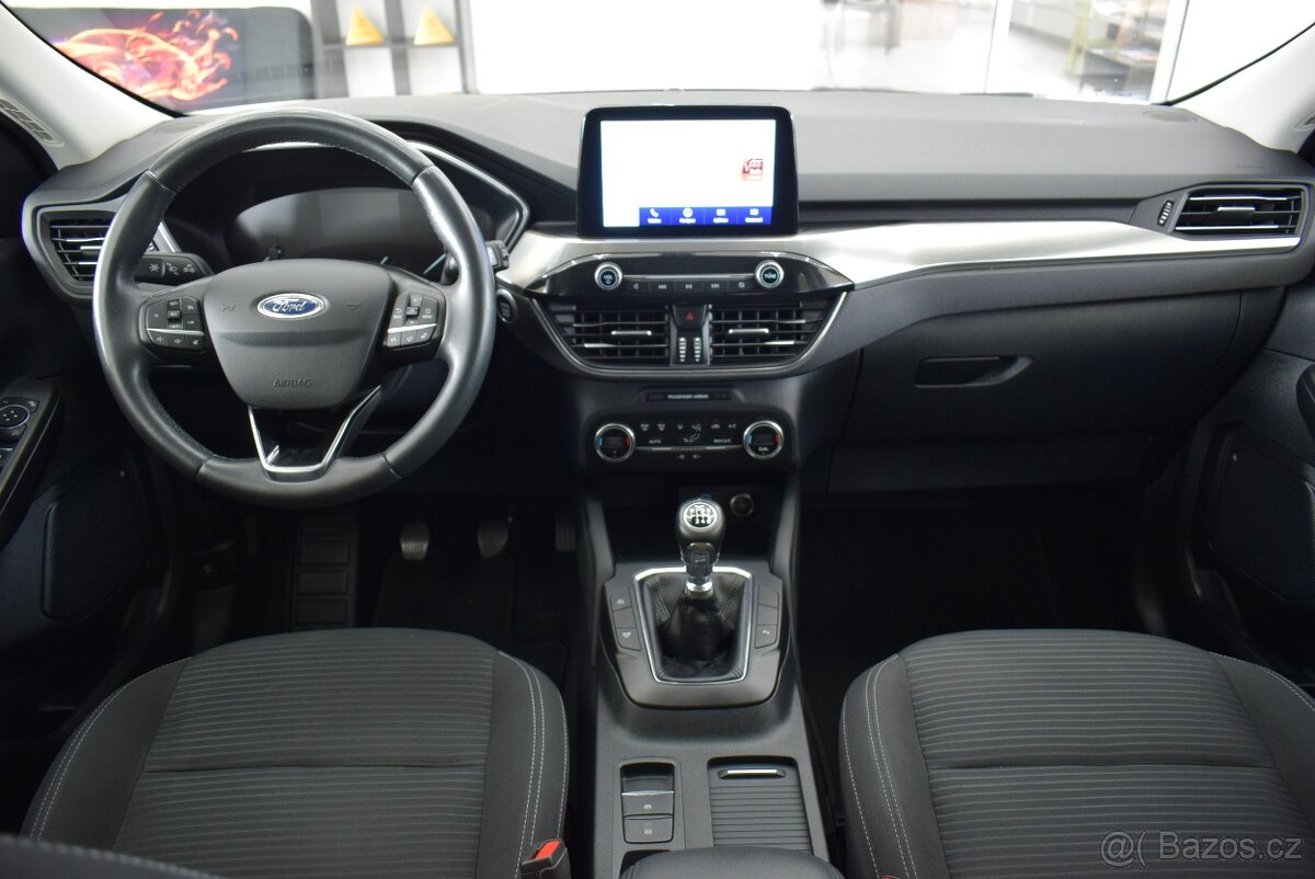 Ford Kuga 1,5 i 110 kW,Navi,najeto pouze71tkm,DPH, - 10