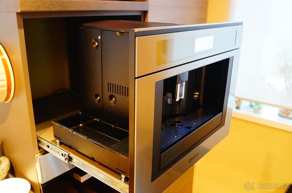 Vestavný kávovar Bauknecht KMT 9145 PT - 10