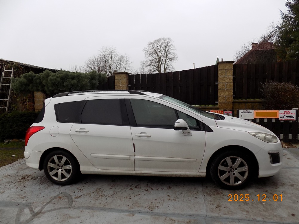 Prodám PEUGEOT 308SW 1,6HDí 2013 - 10