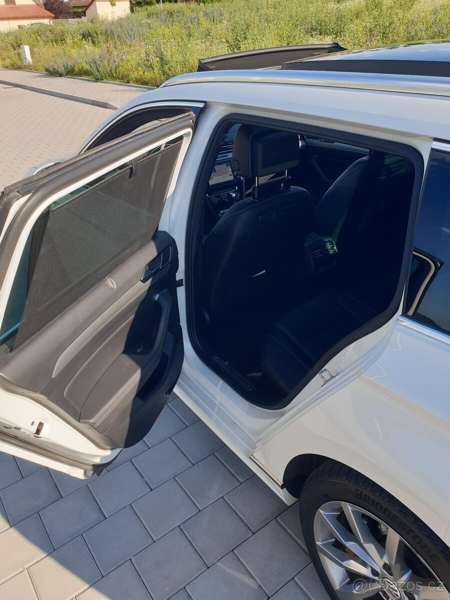 VW Passat Variant R-line 2,0 BiTDi 4x4 - 10