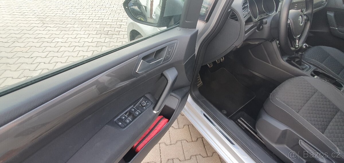 VOLKSWAGEN TOURAN JOIN 1.2TSI 81KW 7MÍST LED NAVI TOP STAV - 10