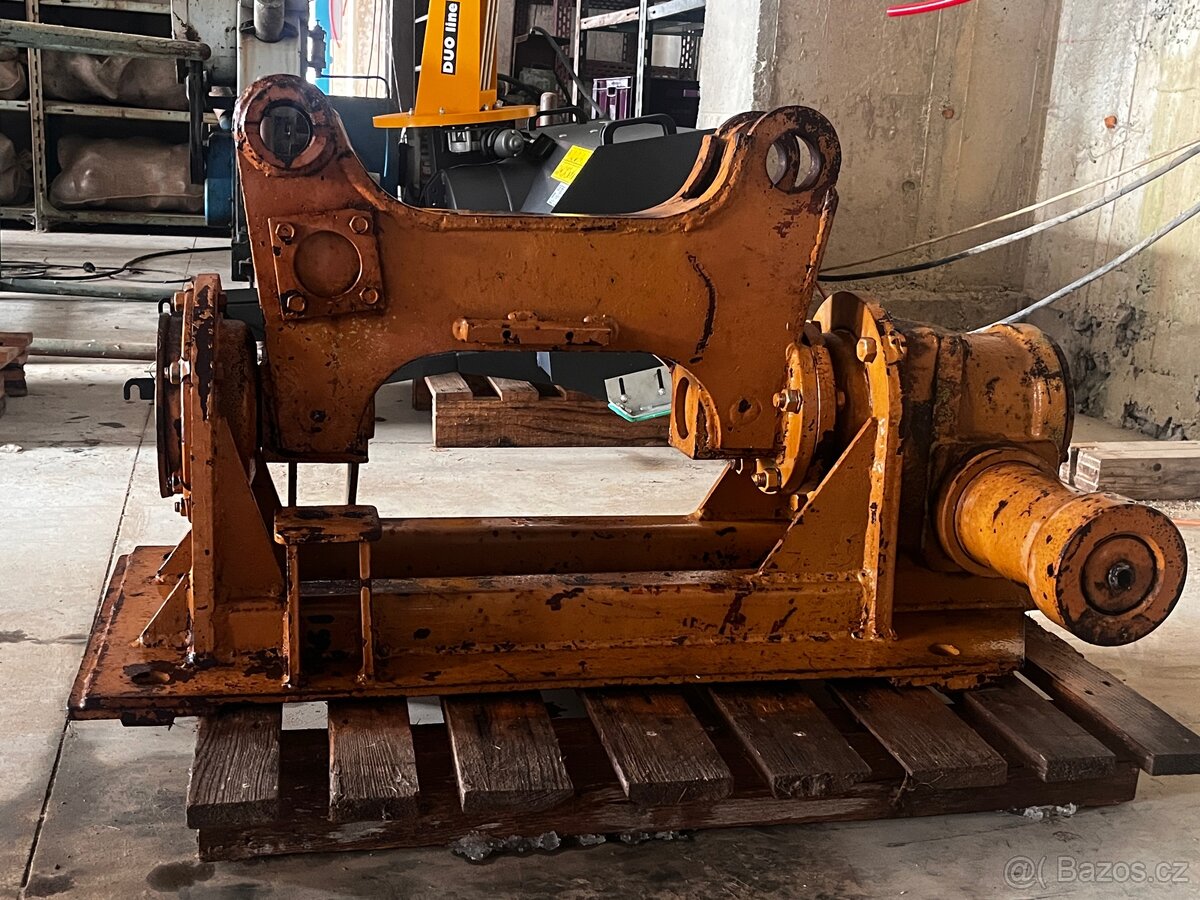 bagr Ostrowek K 162 - 10