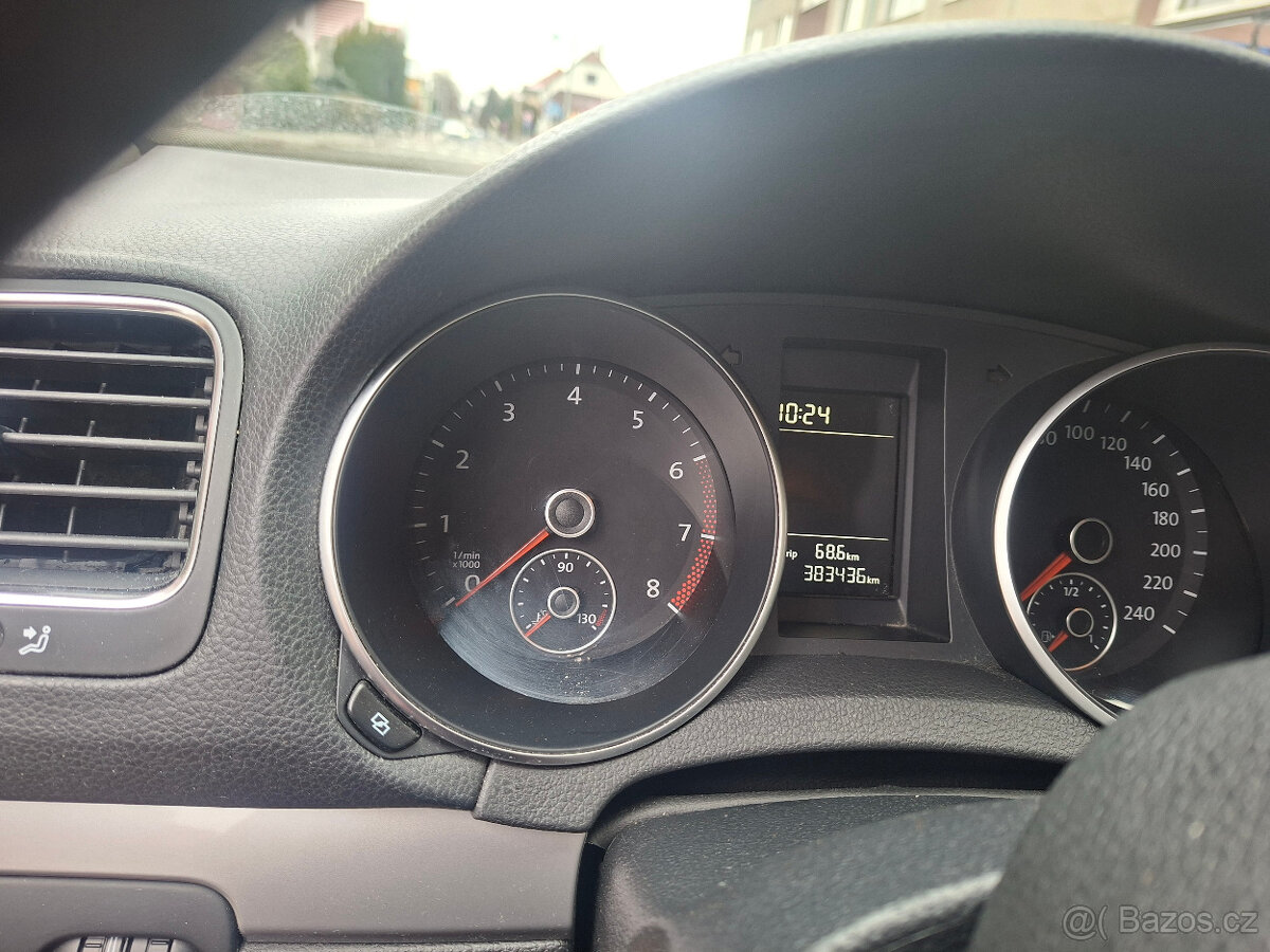 Golf variant 1.4 Combi 2011 bez investic - 10