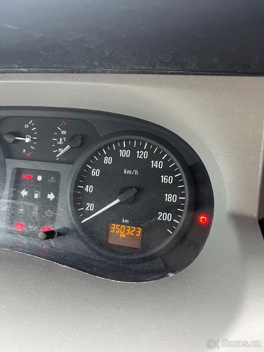 Opel Vivaro 2,5 CDTI - 10