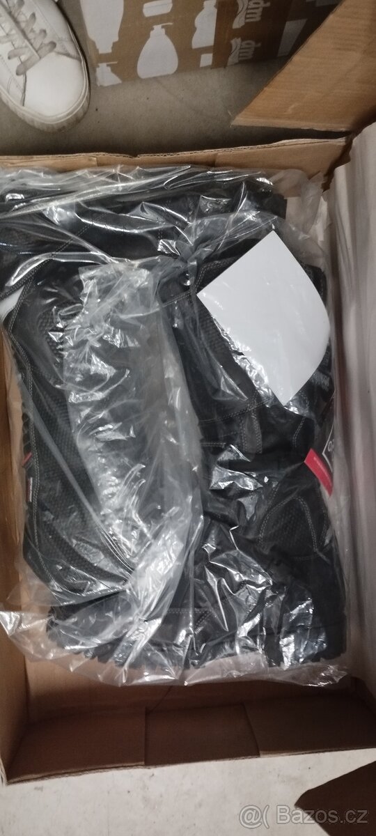 Boty zn Spark vel.42 - 10