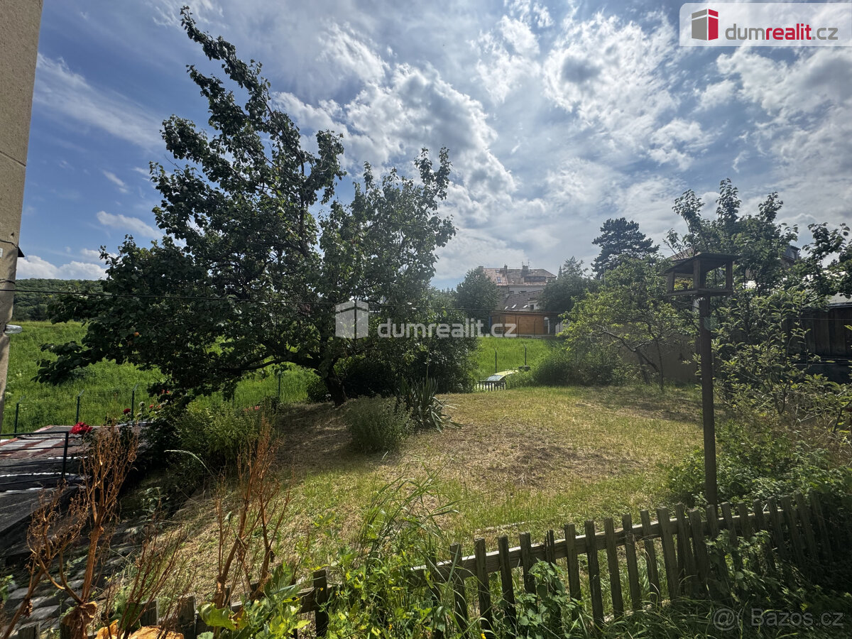 Levá část prvorepublikové vily v srdci Malvazinek - 10