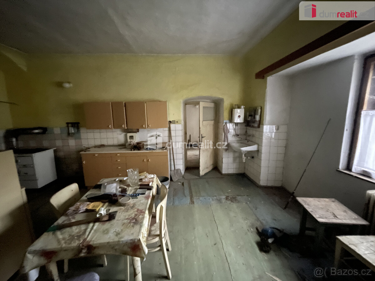 exkluzivní prodej samostatné části dvojdomu, maštale a velké - 10