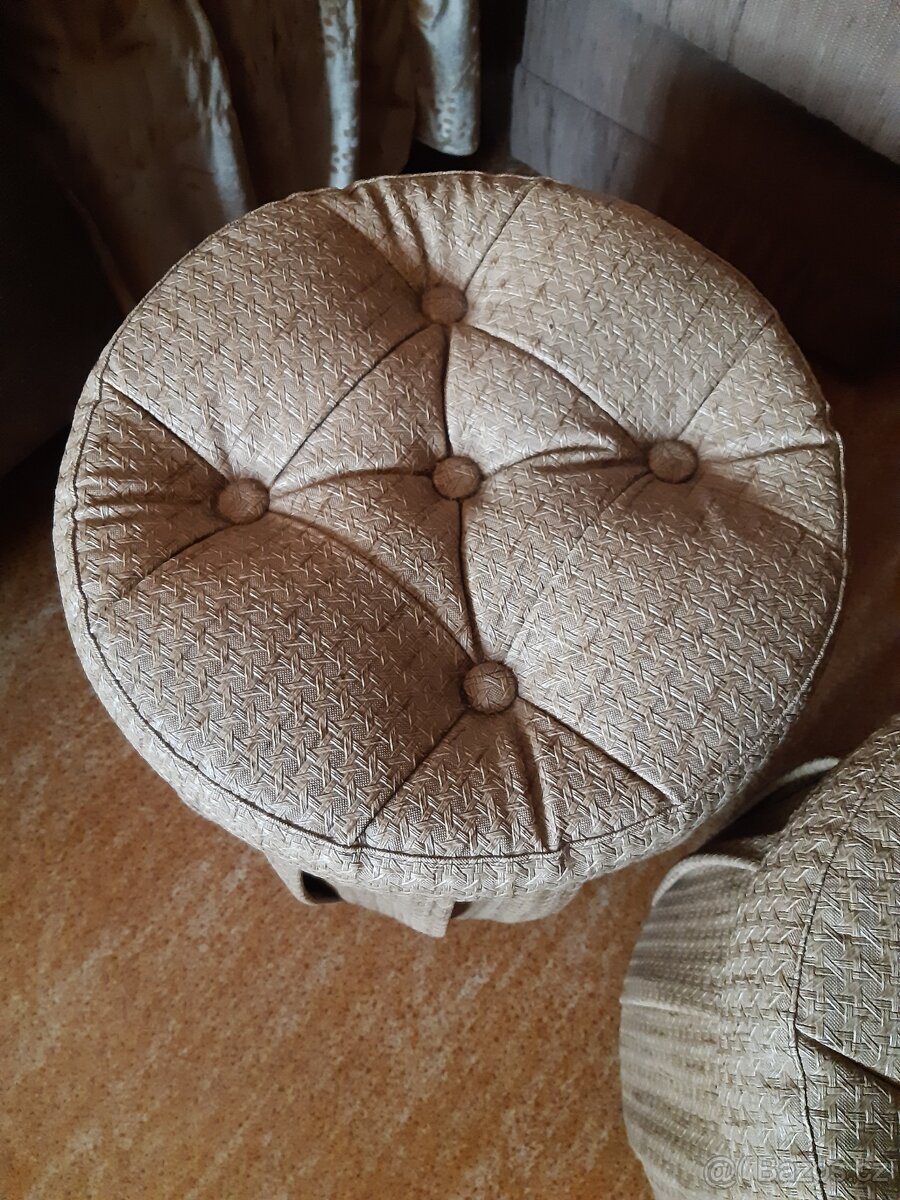 Taburety s úložným prostorem - 10