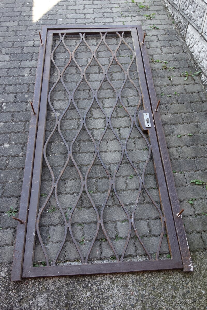 Bezpečnostní mříž na dveře - 10