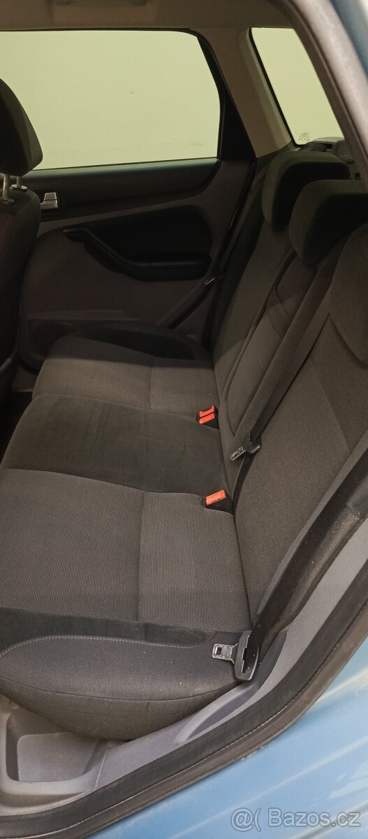 Ford Focus 1.6 16V Kombi GHIA - 10