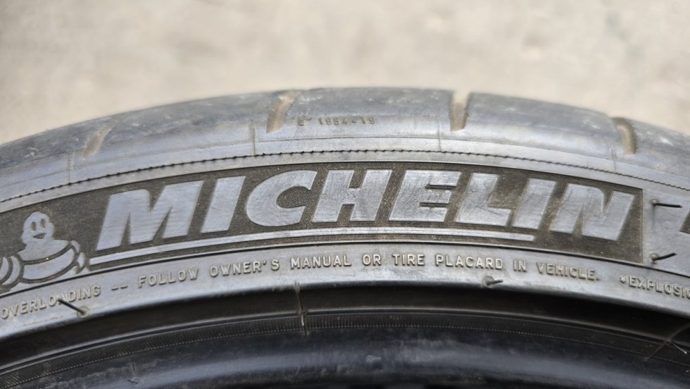 Letní pneu 245/35/20 Michelin - 10