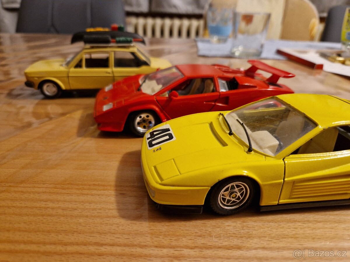 Ferrari Testarossa 1984 Burago, žlutá - 10