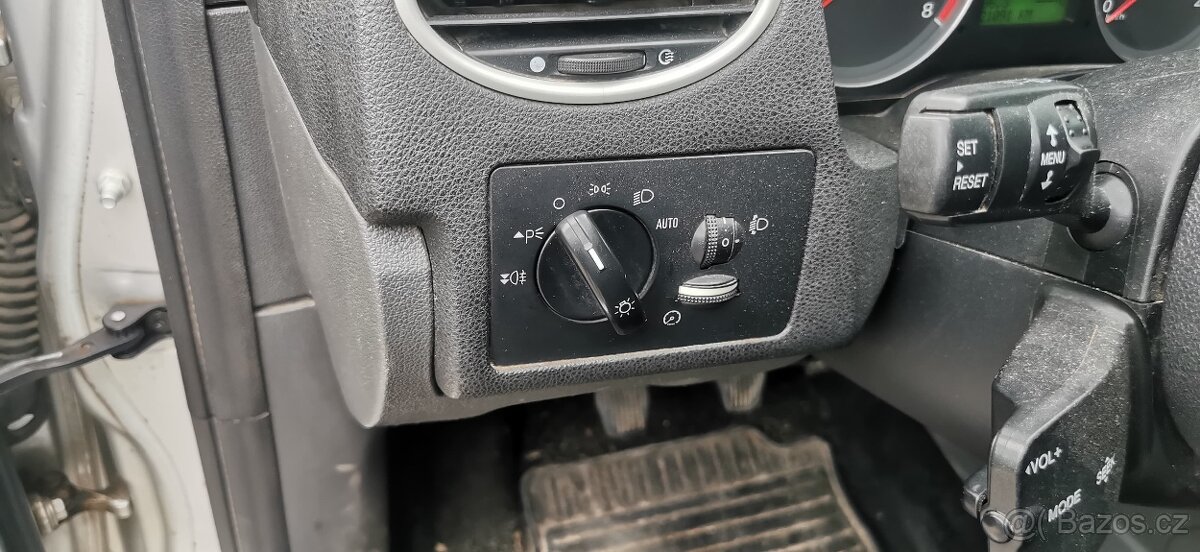 Ford Focus 1.6 85kw r.2005 - 10