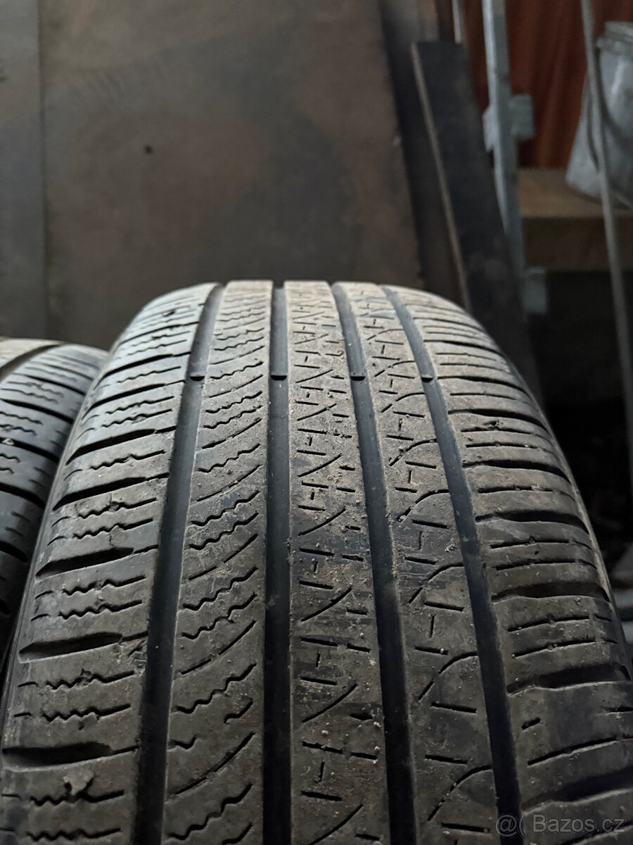 Celoroční pneu 235/50 r20 - 10
