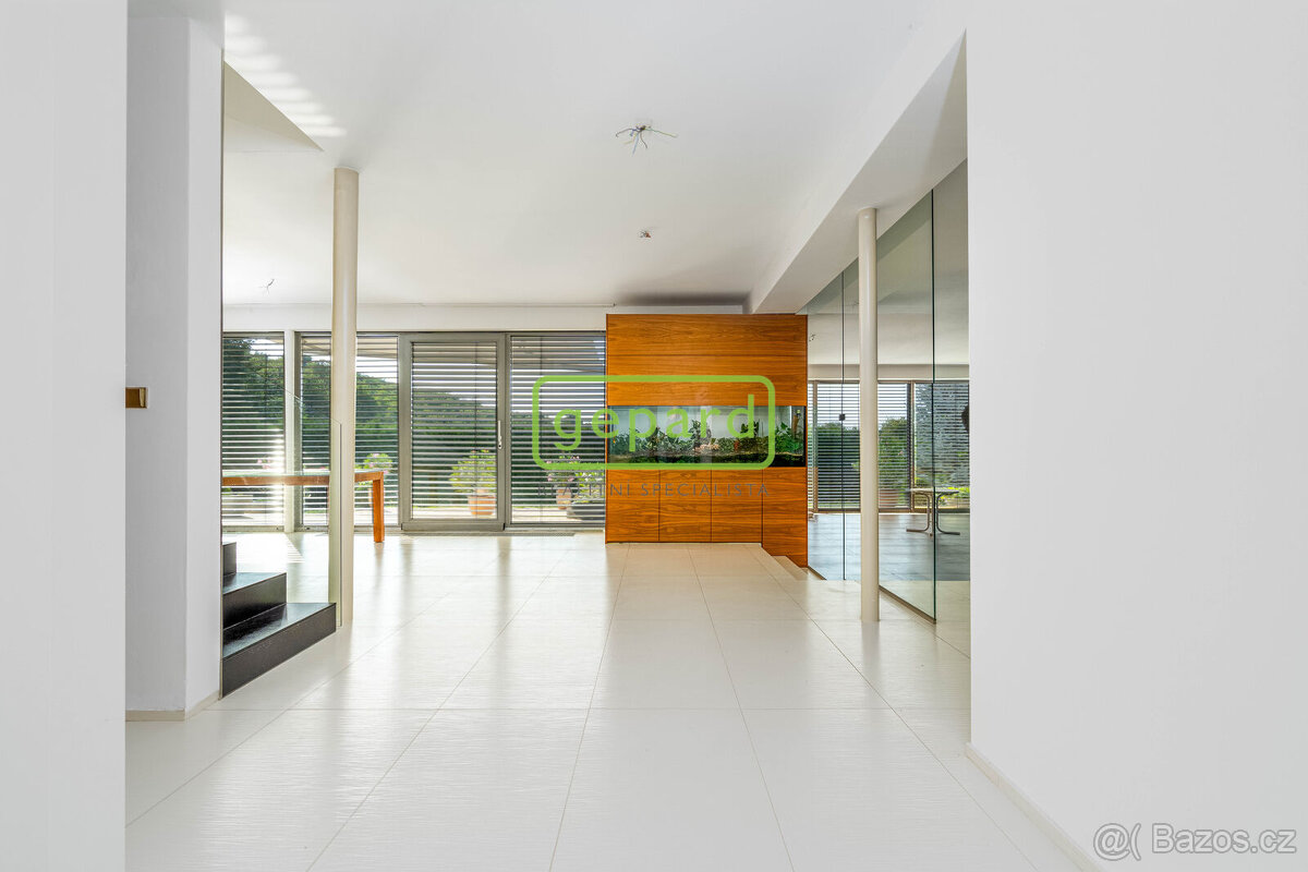 Vícegenerační samostatná vila 636m2, s pozemkem 2478m2, Koun - 10