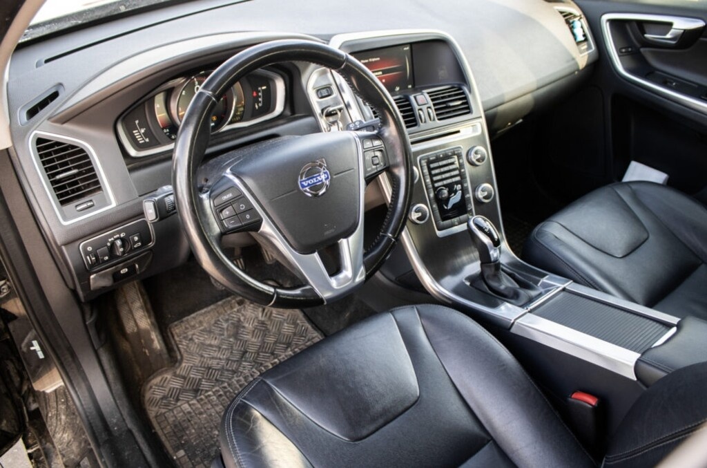 Volvo XC60 140kW (2015) - 10