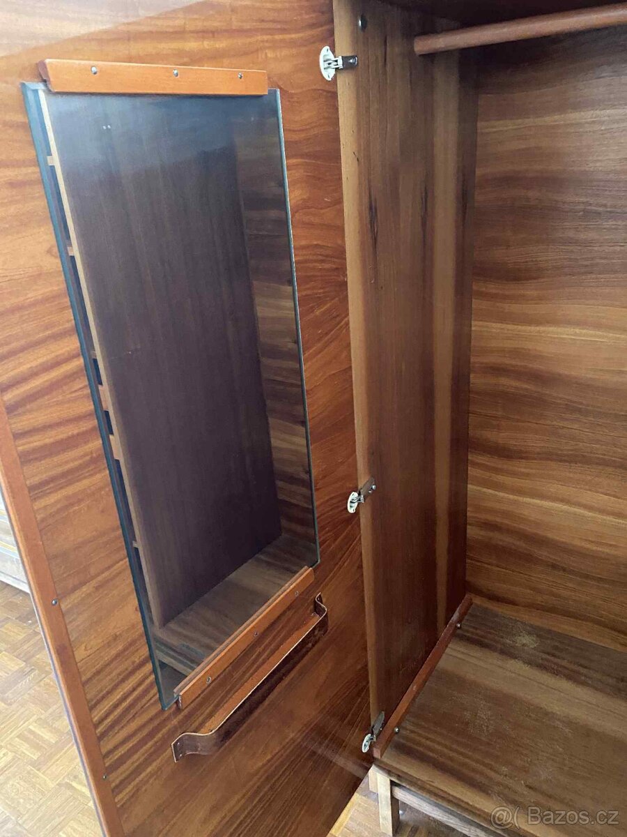 Starožitná obývací stěna, ořechová dýha + masiv - 10