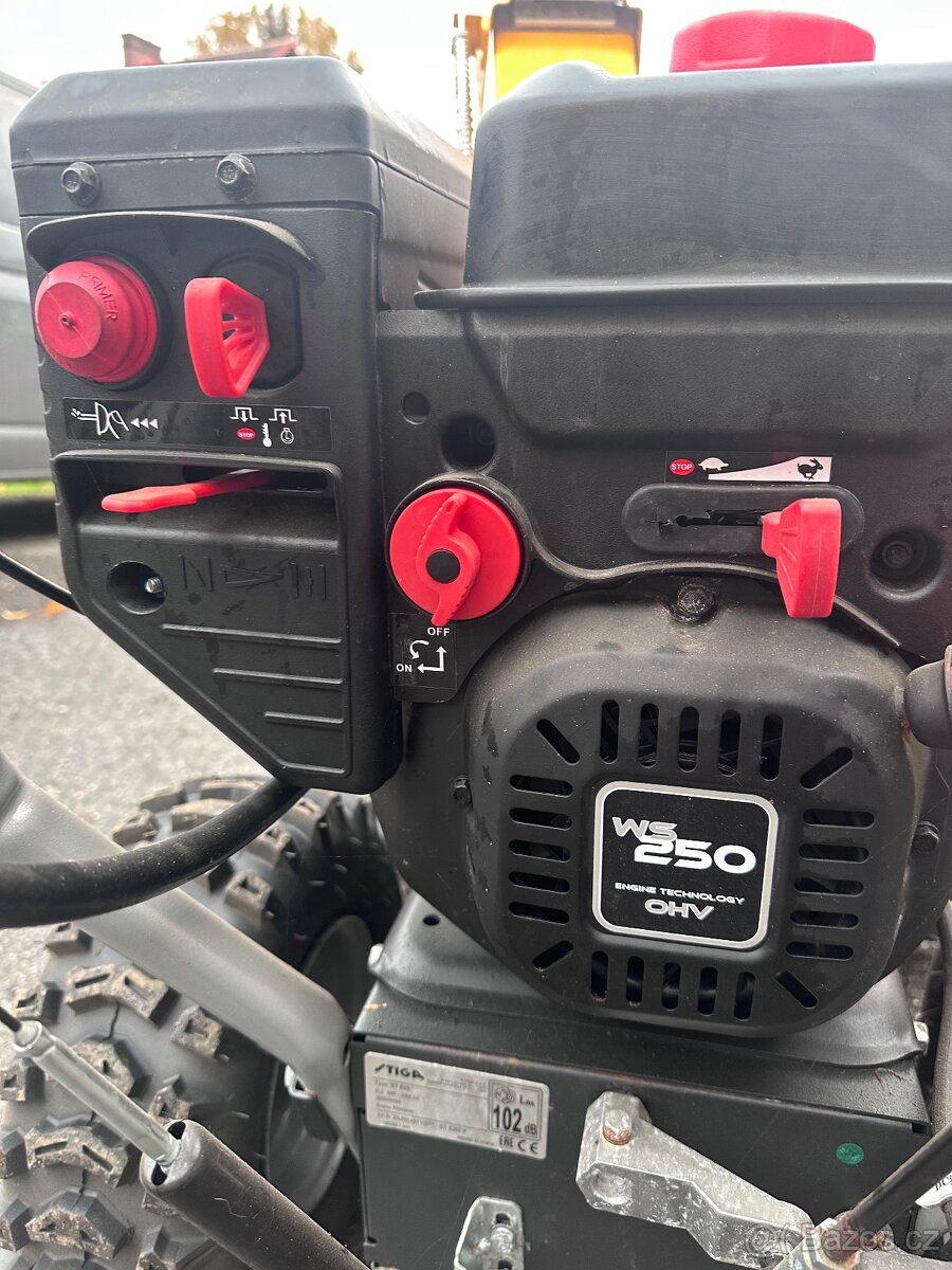 Sněhová fréza STIGA - 10