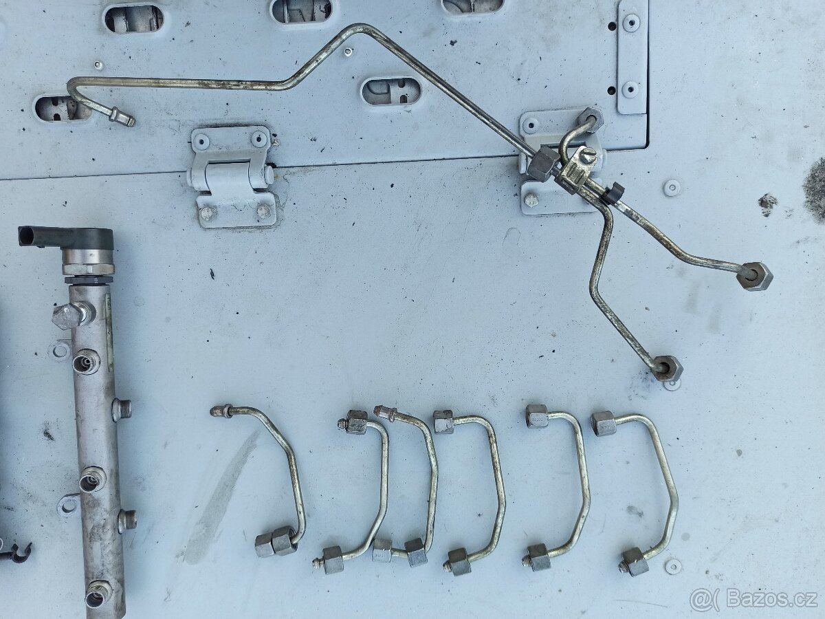 PŘÍSLUŠENSTVÍ MOTORU - AUDI Q7 3.0TDi 171kW BUG - 10