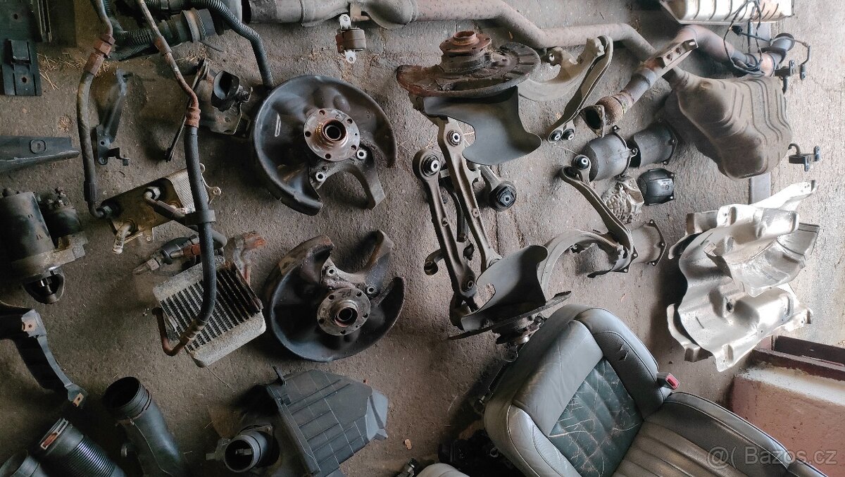 DÍLY- 2004 Phaeton 4,2 V8 330PS, barva LR6V - 10