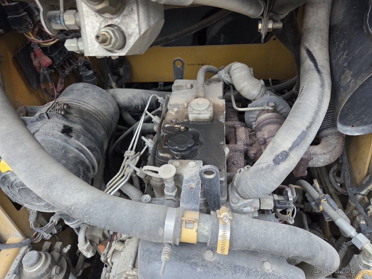 Caterpillar 257B pásový nakladač - 10