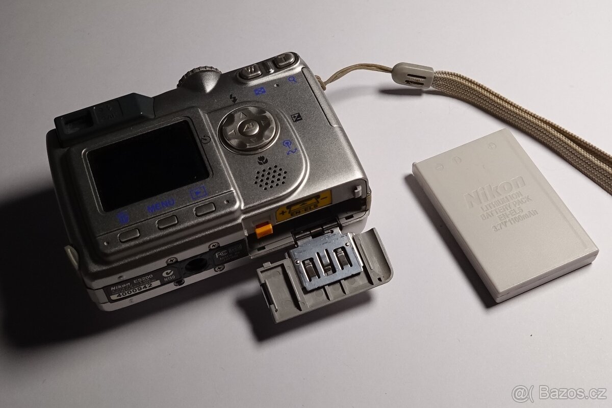NIKON Coolpix 5200 - 10