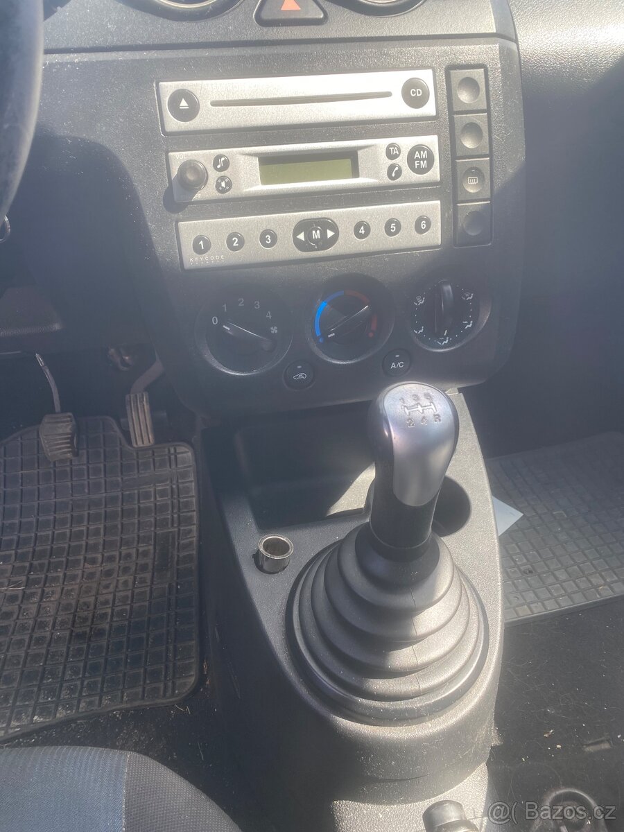 Ford Fiesta 2005 - 10