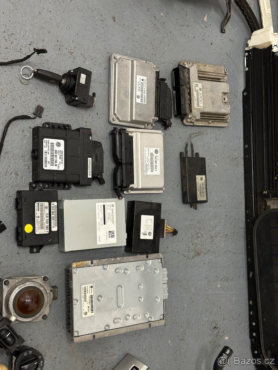 VEŠKERÉ NÁHRADNÍ DÍLY Volkswagen Touareg 3.0tdi - 10