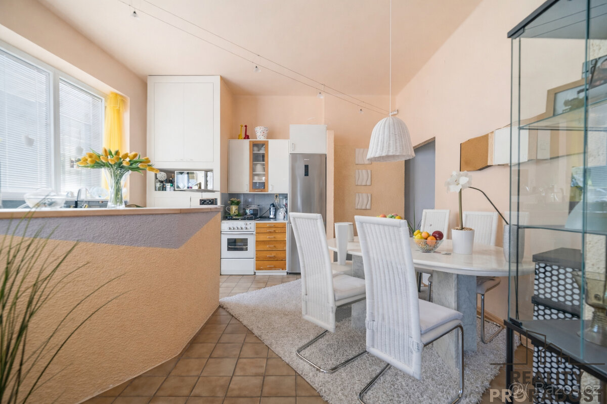 Prodej bytu 3+1, Pardubice - 10