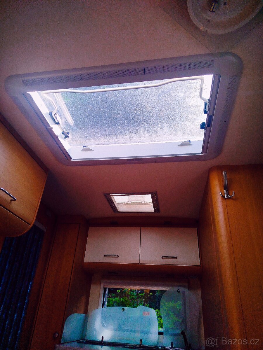 Obytný přívěs karavan Knaus Eifelland Holiday 460 - 10