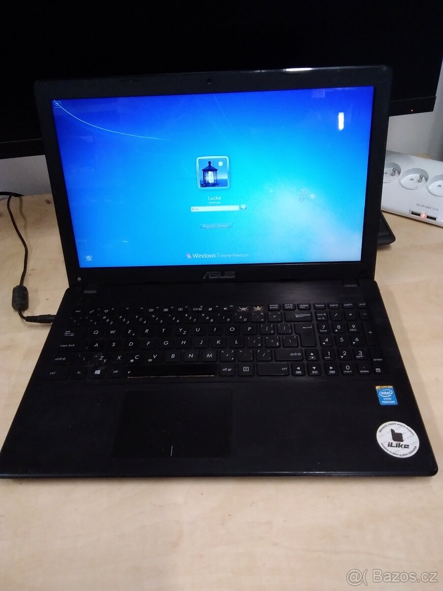 Notebook ASUS X551C bez nabíječky. - 10