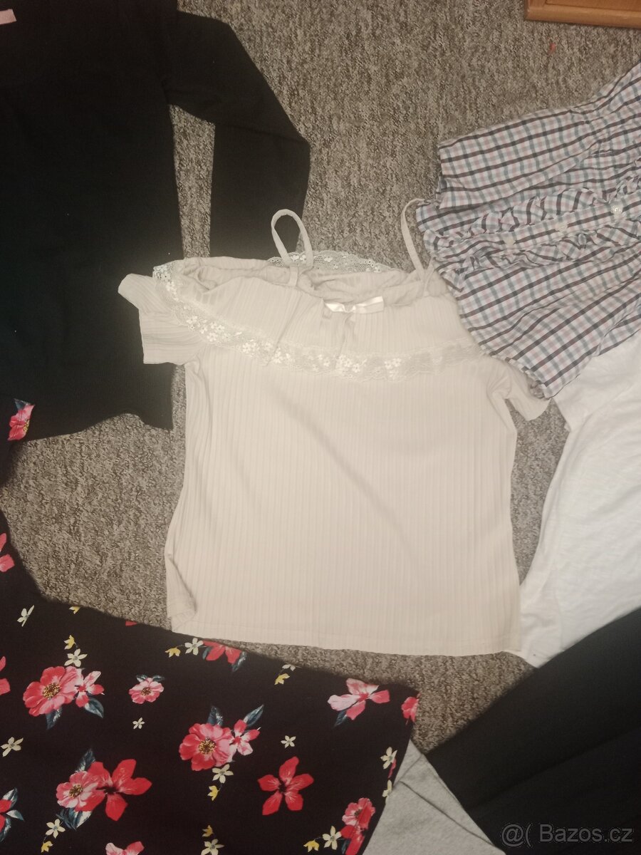 Oblečení Dámské vel. M - 10