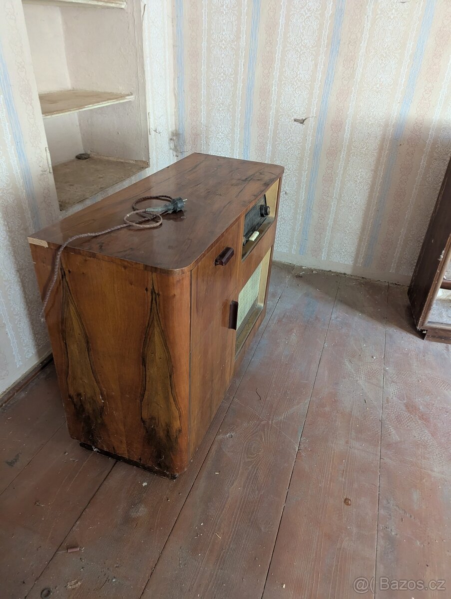 Starý gramofon Supraphon LE58 - 10