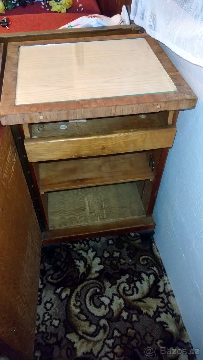 Starožitný nábytek rok cca 1920 - masiv - 10