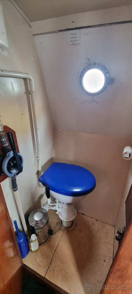 DOERAK 780-AK MOTOROVÁ KAJUTOVÁ LOD - 10