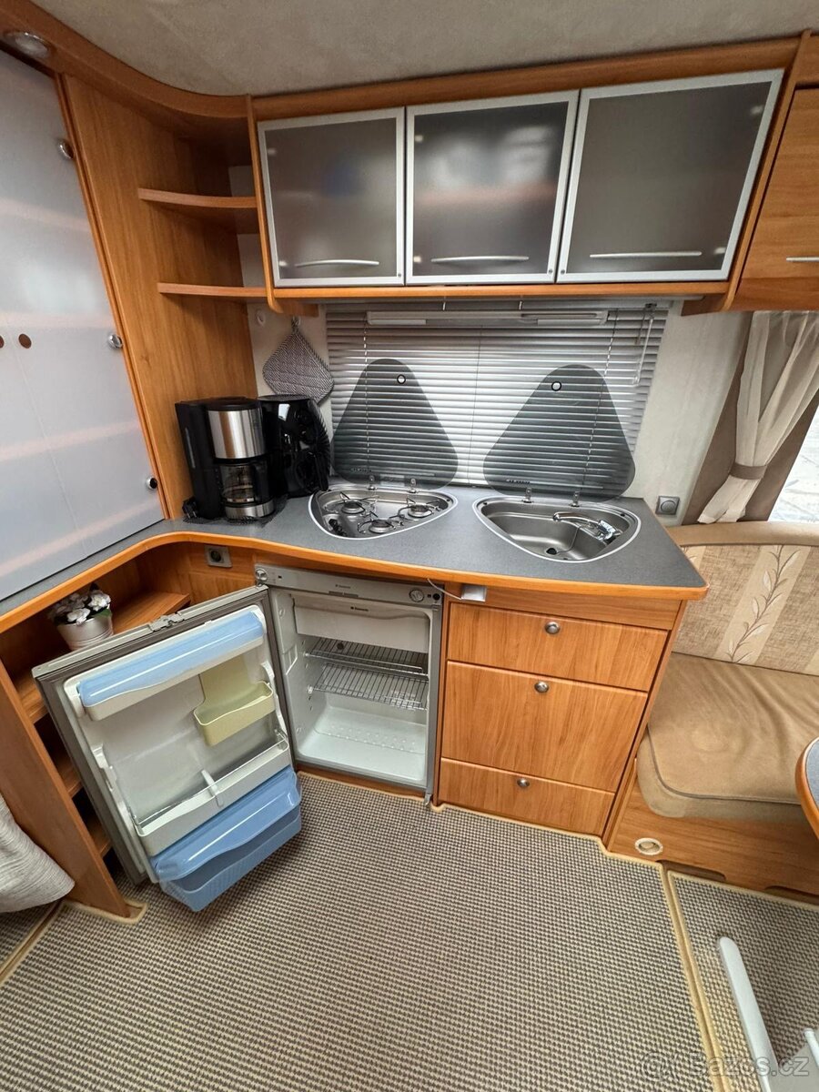 Adria Adora 512UP -mover, předstan - 10