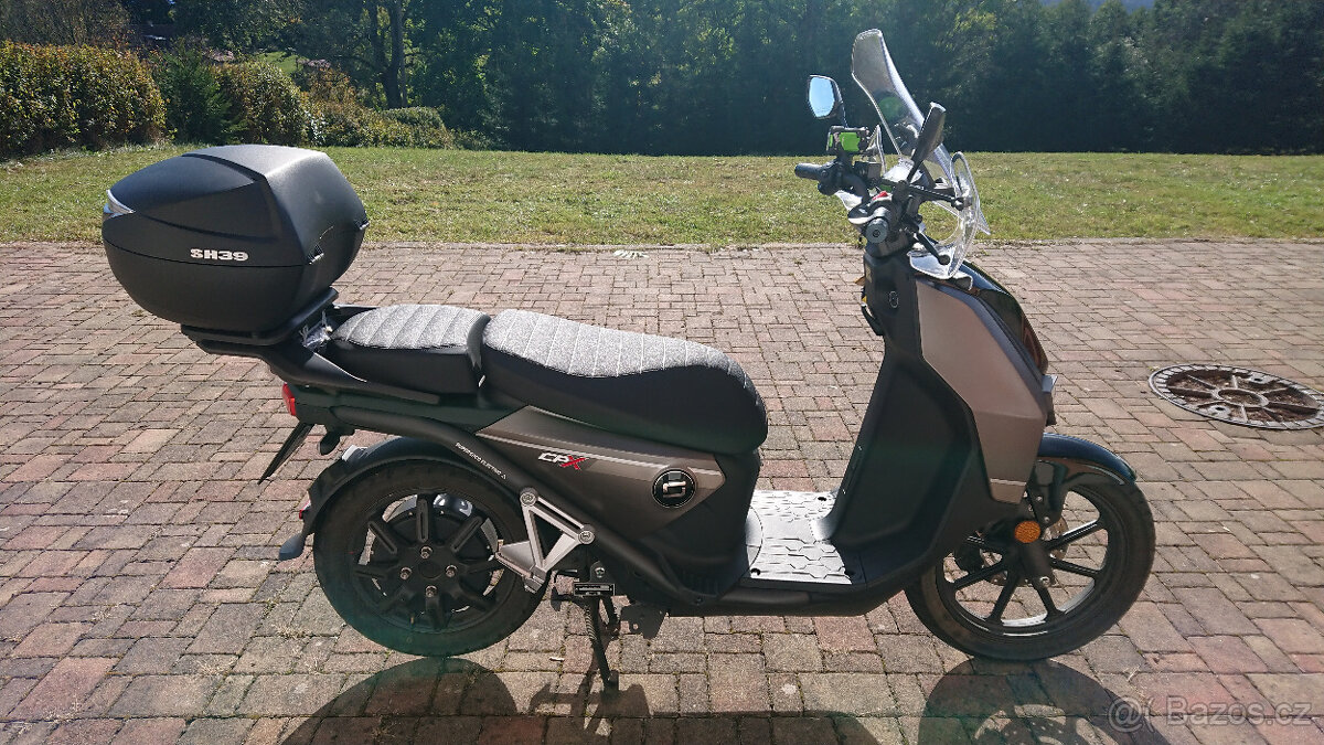 Elektroskútr Super Soco CPX - 10