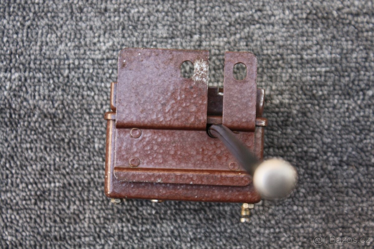 Tatra 603/1 - palubní hodiny - 10