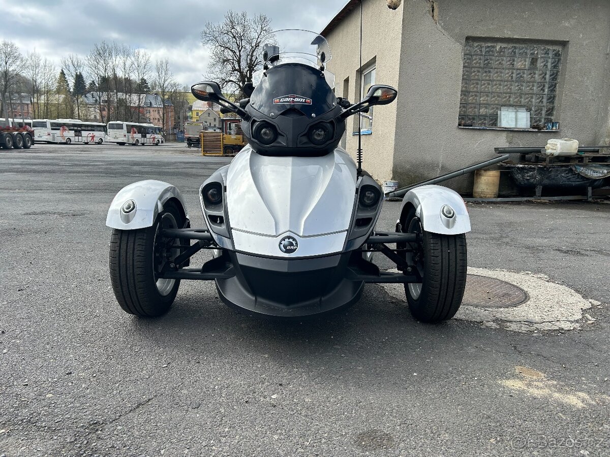 Can-am Spyder - 10