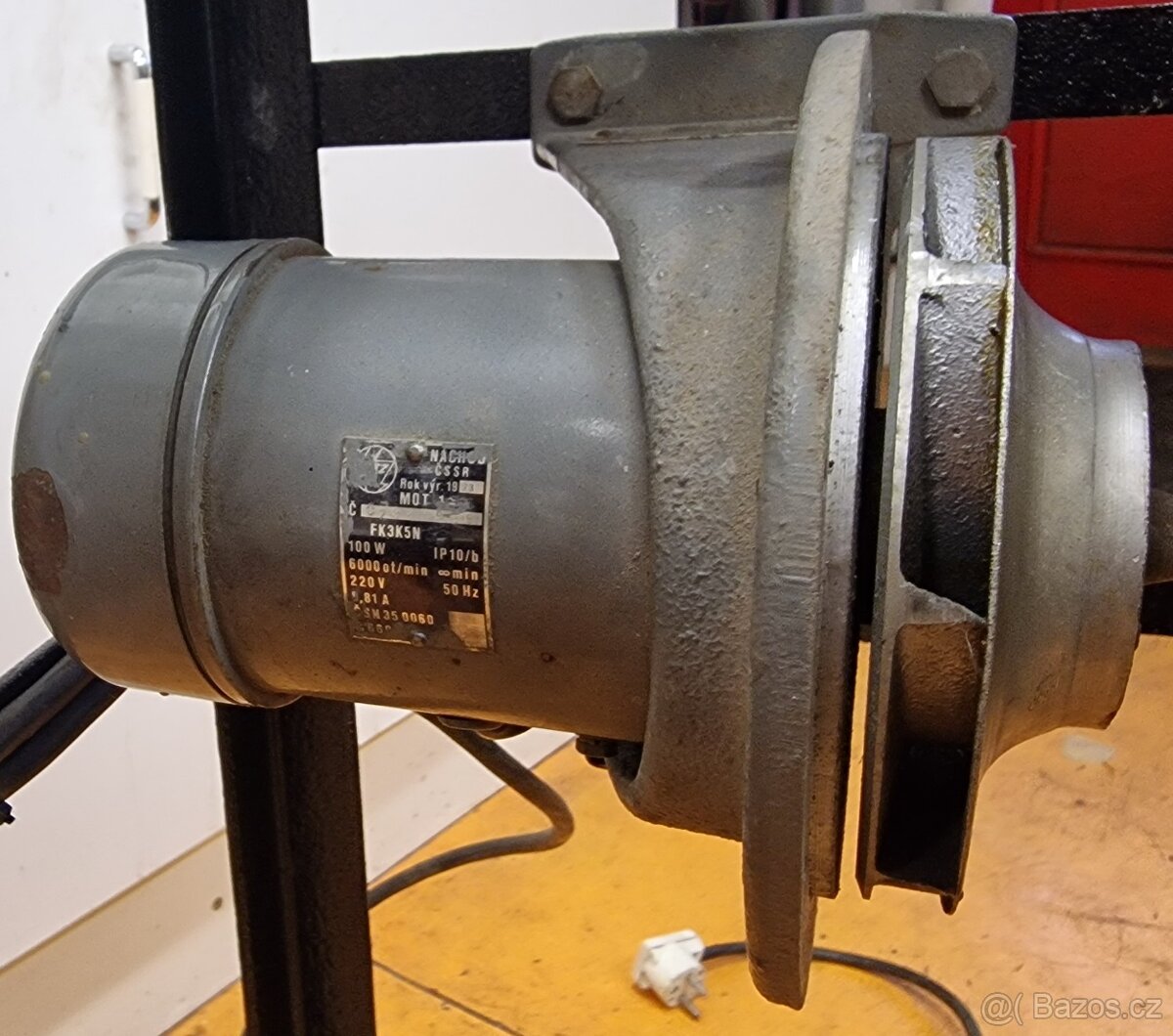 Prodám lehkou polní výheň na 220V s regulací otáček - 10