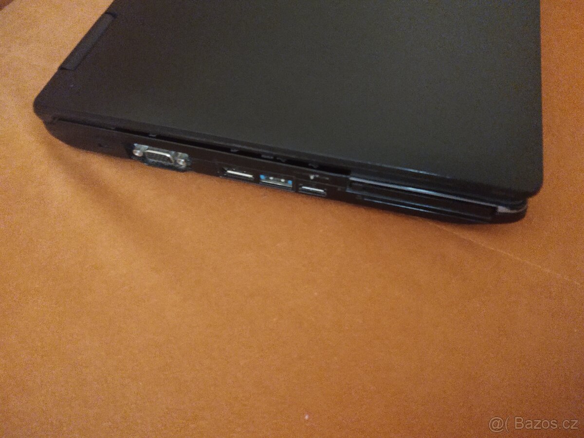 Fujitsu Lifebook E752 - 10